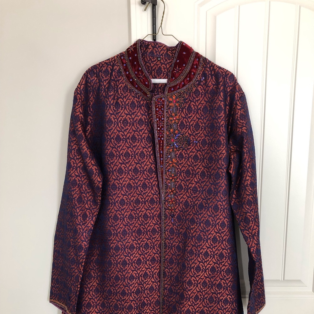 Indian Pakistani men's traditional kurta/Sherwani